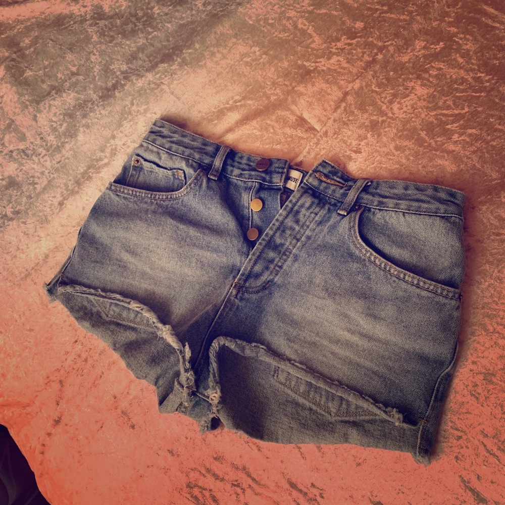 Jean cutoffs/denim shorts